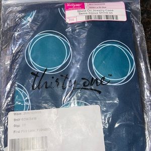 Thirty one jewelry case